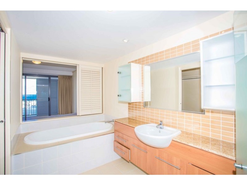 292/105 Scarborough Street, Southport QLD 4215