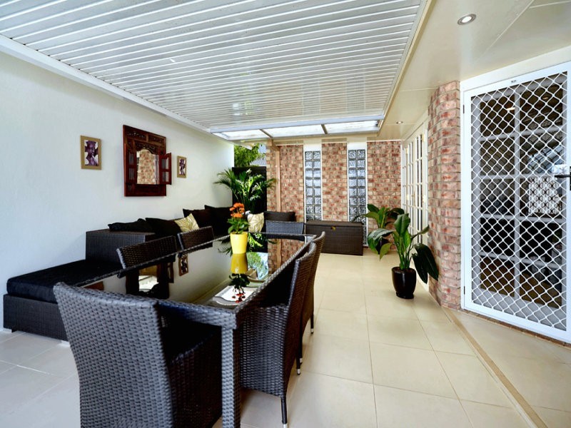 2/3 Liam Court, Labrador QLD 4215