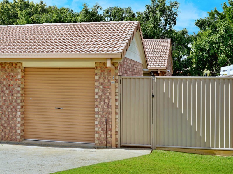 2/3 Liam Court, Labrador QLD 4215
