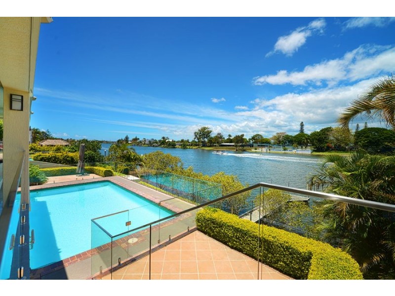 94 Cabana Bvd, Benowa Waters QLD 4217