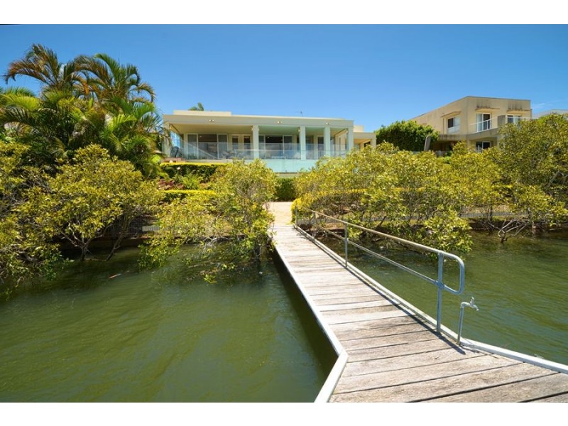 94 Cabana Bvd, Benowa Waters QLD 4217