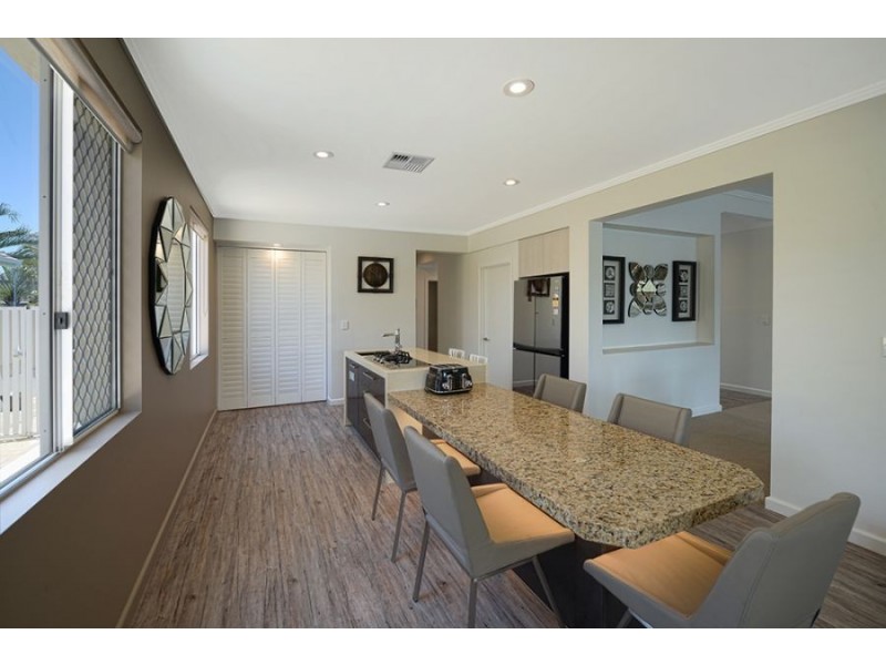 94 Cabana Bvd, Benowa Waters QLD 4217