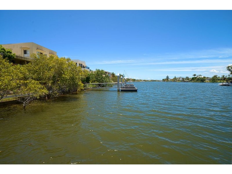 94 Cabana Bvd, Benowa Waters QLD 4217