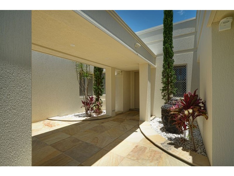 94 Cabana Bvd, Benowa Waters QLD 4217