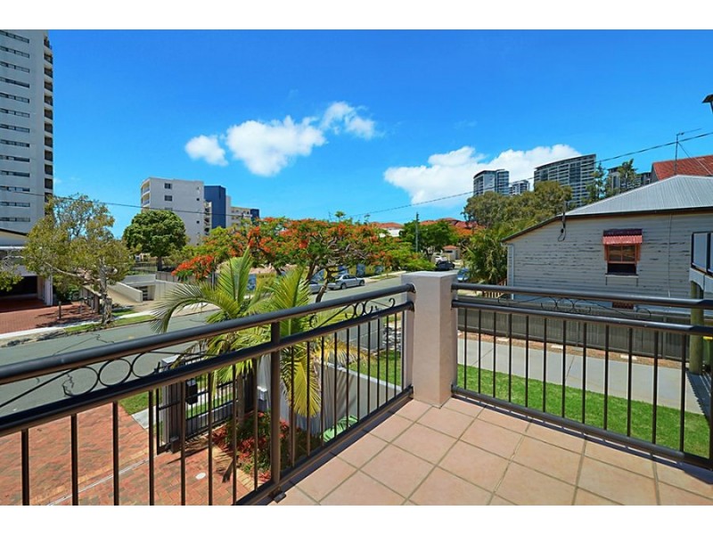 1/22 Norman Street, Southport QLD 4215