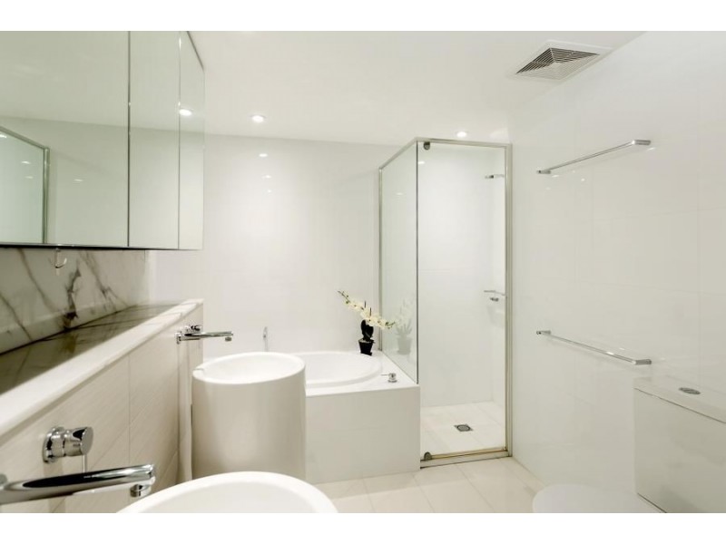 708/1 Oracle Boulevard, Broadbeach QLD 4218