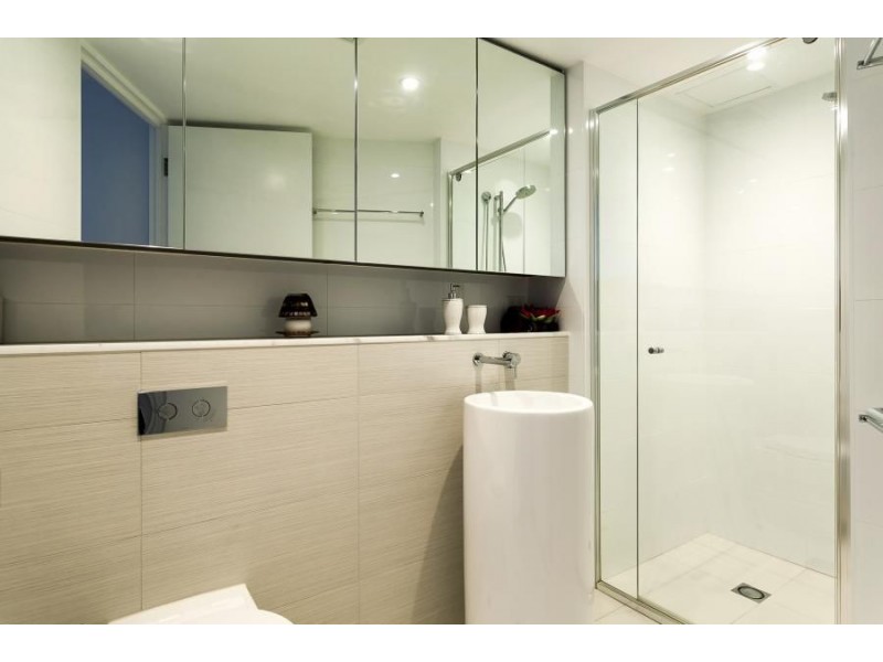 708/1 Oracle Boulevard, Broadbeach QLD 4218