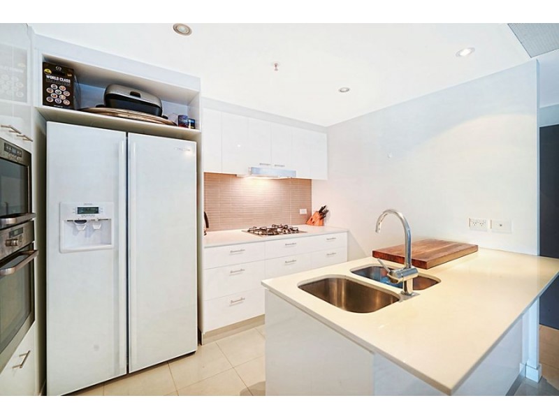 1102/33 TE Peters Drive, Broadbeach Waters QLD 4218