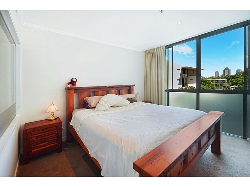 1102/33 TE Peters Drive, Broadbeach Waters QLD 4218