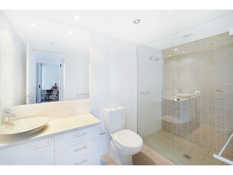 1102/33 TE Peters Drive, Broadbeach Waters QLD 4218