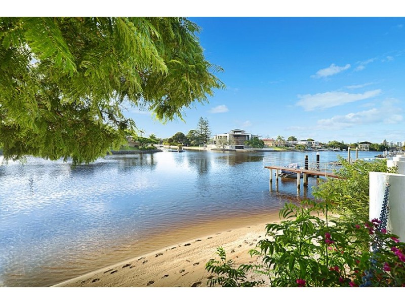 41 Allambi Avenue, Broadbeach Waters QLD 4218