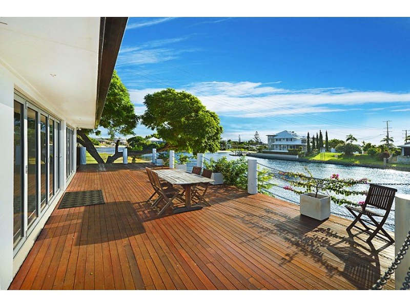41 Allambi Avenue, Broadbeach Waters QLD 4218