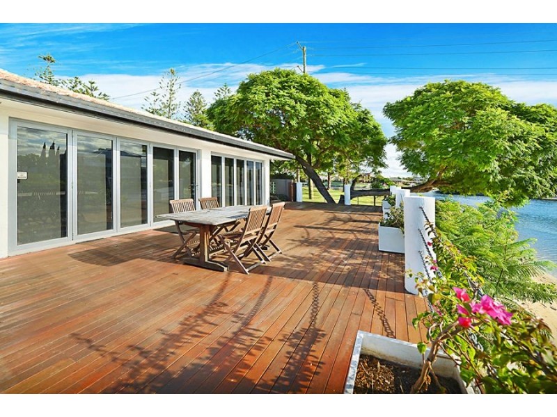 41 Allambi Avenue, Broadbeach Waters QLD 4218