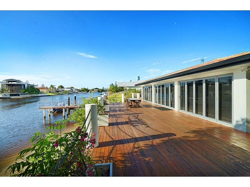 41 Allambi Avenue, Broadbeach Waters QLD 4218