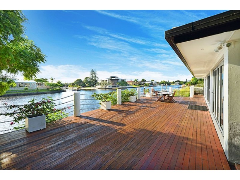 41 Allambi Avenue, Broadbeach Waters QLD 4218