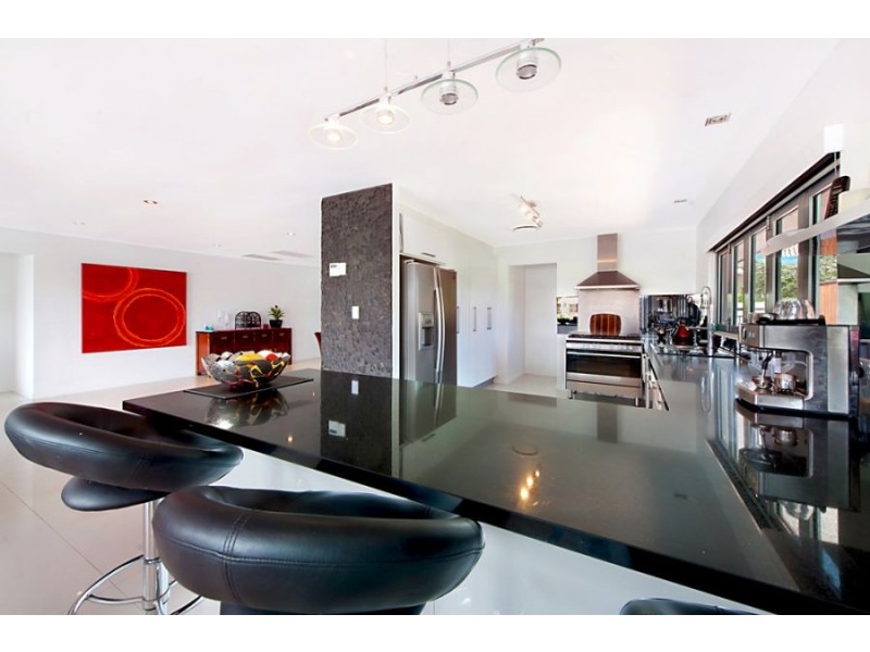41 Allambi Avenue, Broadbeach Waters QLD 4218