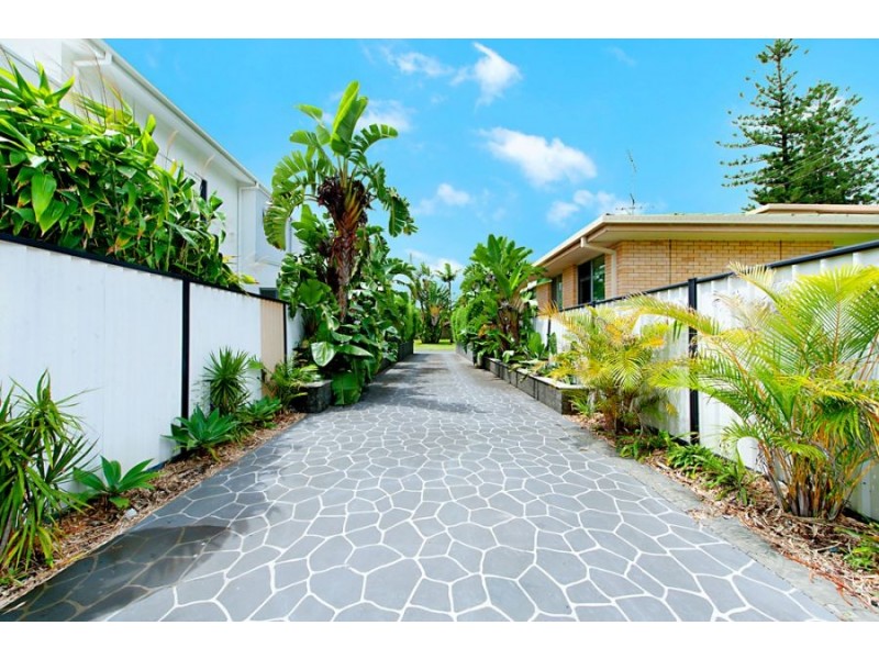 41 Allambi Avenue, Broadbeach Waters QLD 4218