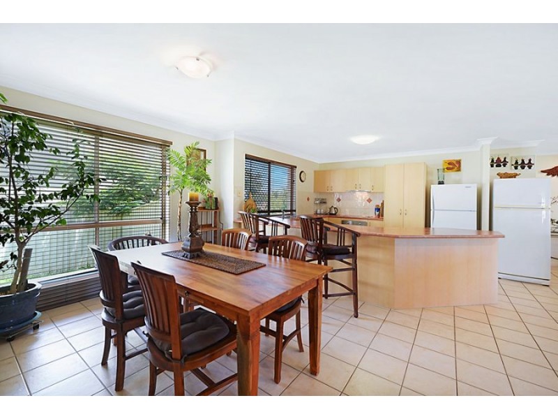 9 Respall Way, Arundel QLD 4214