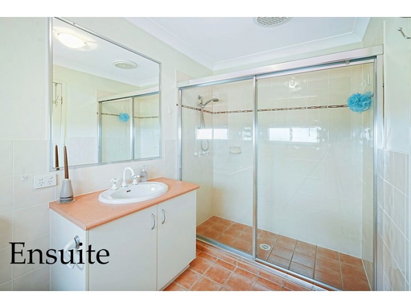 9 Respall Way, Arundel QLD 4214
