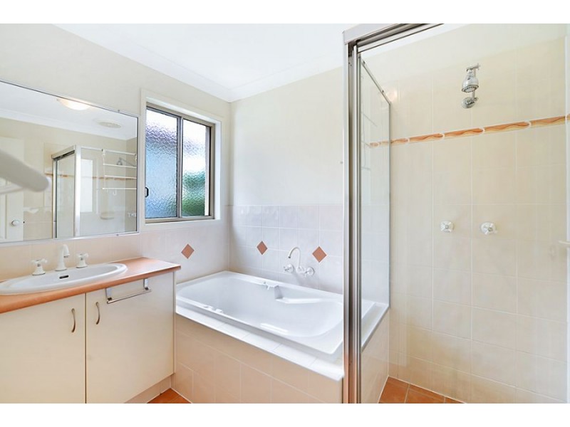 9 Respall Way, Arundel QLD 4214
