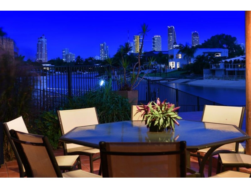 42 Rio Vista Boulevard, Broadbeach Waters QLD 4218