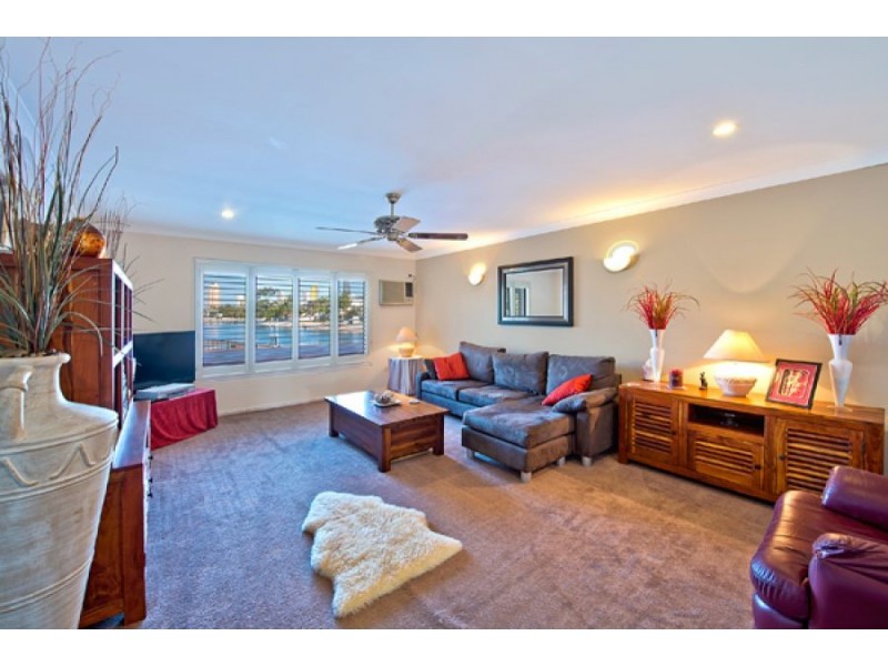 42 Rio Vista Boulevard, Broadbeach Waters QLD 4218
