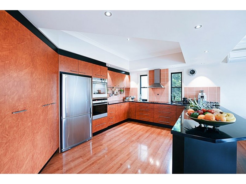 3 Avisford Court, Arundel QLD 4214