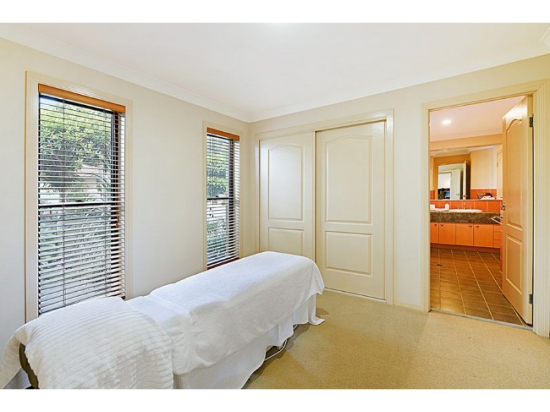 3 Avisford Court, Arundel QLD 4214