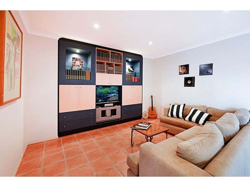 3 Avisford Court, Arundel QLD 4214