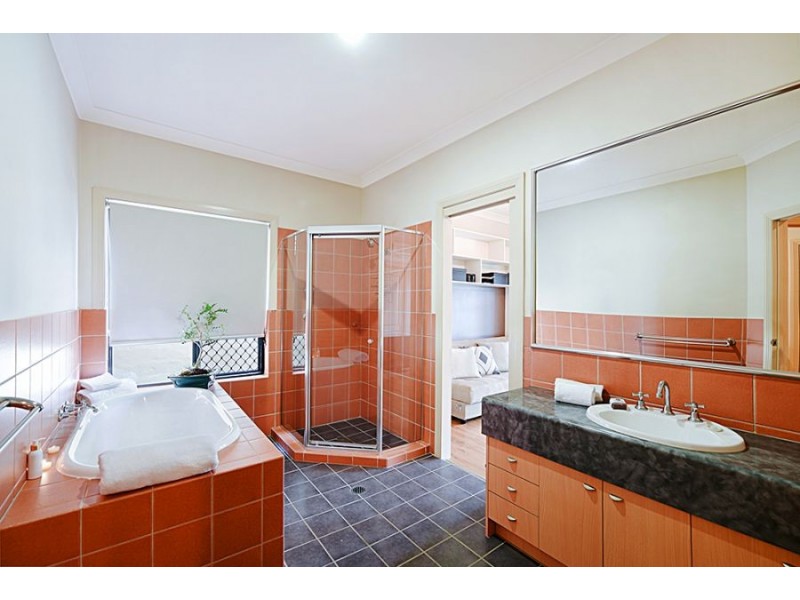 3 Avisford Court, Arundel QLD 4214
