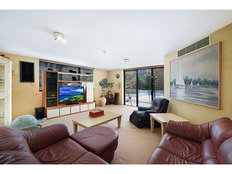 2a/19 Peak Avenue, Main Beach QLD 4217