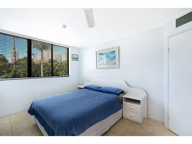 2a/19 Peak Avenue, Main Beach QLD 4217