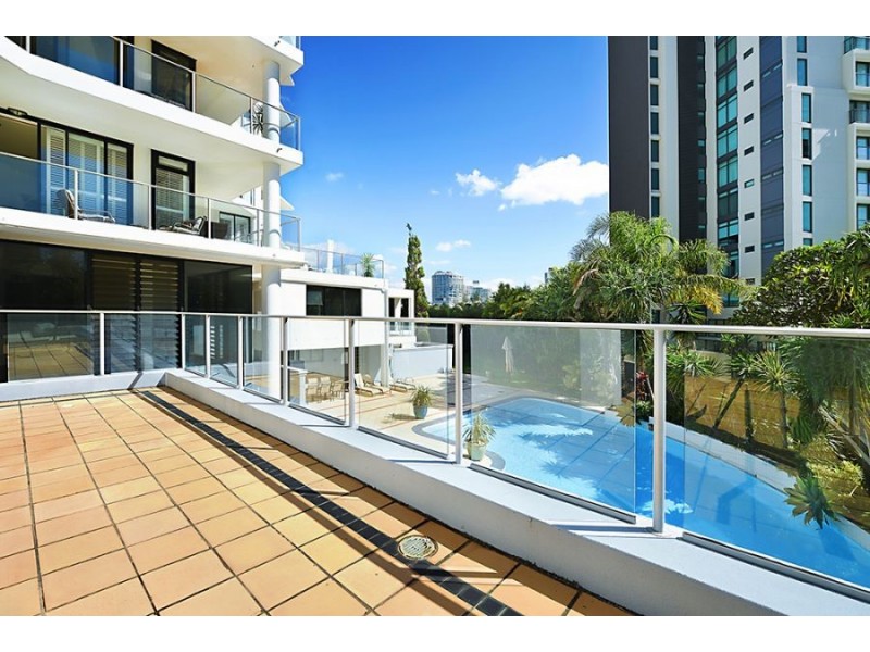 2a/19 Peak Avenue, Main Beach QLD 4217