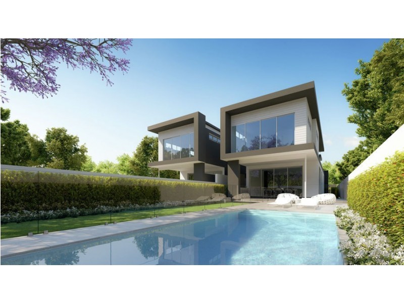 3 Andrea Avenue, Broadbeach Waters QLD 4218