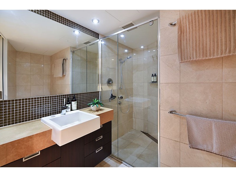 10/59-61 Broadbeach Bvd, Broadbeach QLD 4218