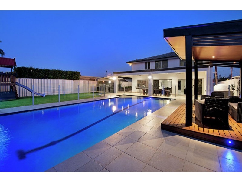 43 Surfers Avenue, Mermaid Waters QLD 4218