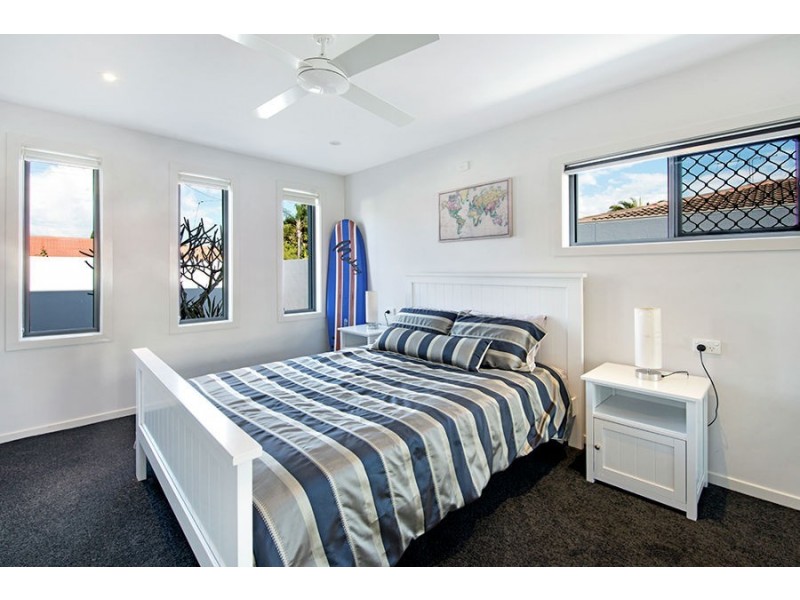 43 Surfers Avenue, Mermaid Waters QLD 4218