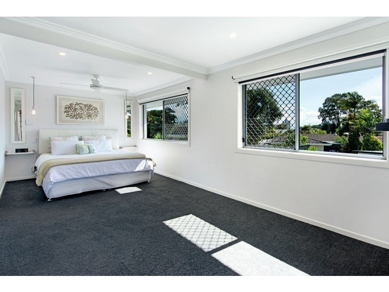 43 Surfers Avenue, Mermaid Waters QLD 4218