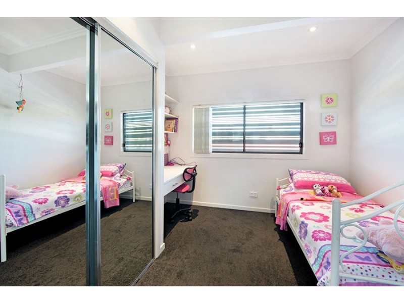 43 Surfers Avenue, Mermaid Waters QLD 4218