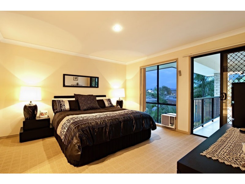 34 Bermuda Street, Broadbeach Waters QLD 4218