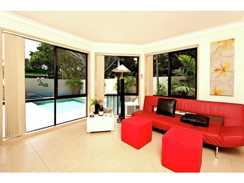 34 Bermuda Street, Broadbeach Waters QLD 4218