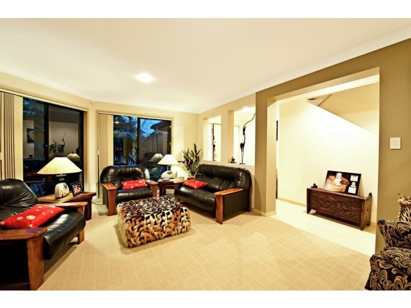 34 Bermuda Street, Broadbeach Waters QLD 4218