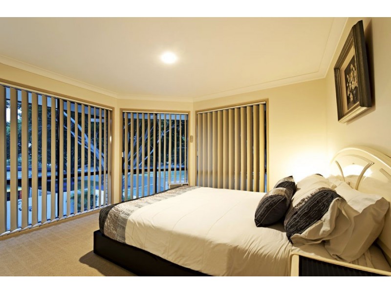 34 Bermuda Street, Broadbeach Waters QLD 4218