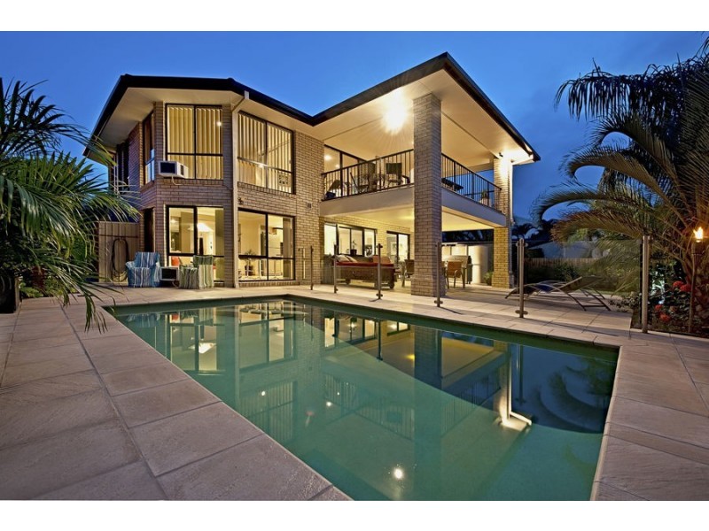 34 Bermuda Street, Broadbeach Waters QLD 4218