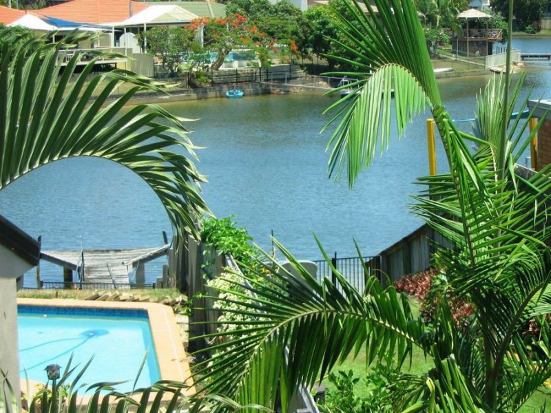 34 Bermuda Street, Broadbeach Waters QLD 4218