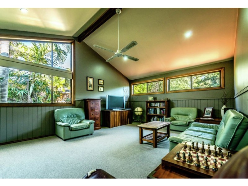 10 Ocean View Crescent, Emerald Beach NSW 2456