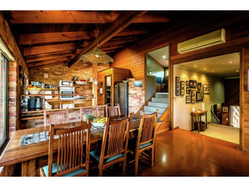 10 Ocean View Crescent, Emerald Beach NSW 2456