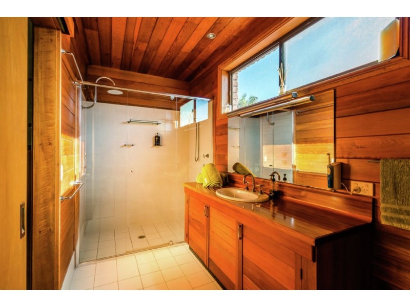 10 Ocean View Crescent, Emerald Beach NSW 2456