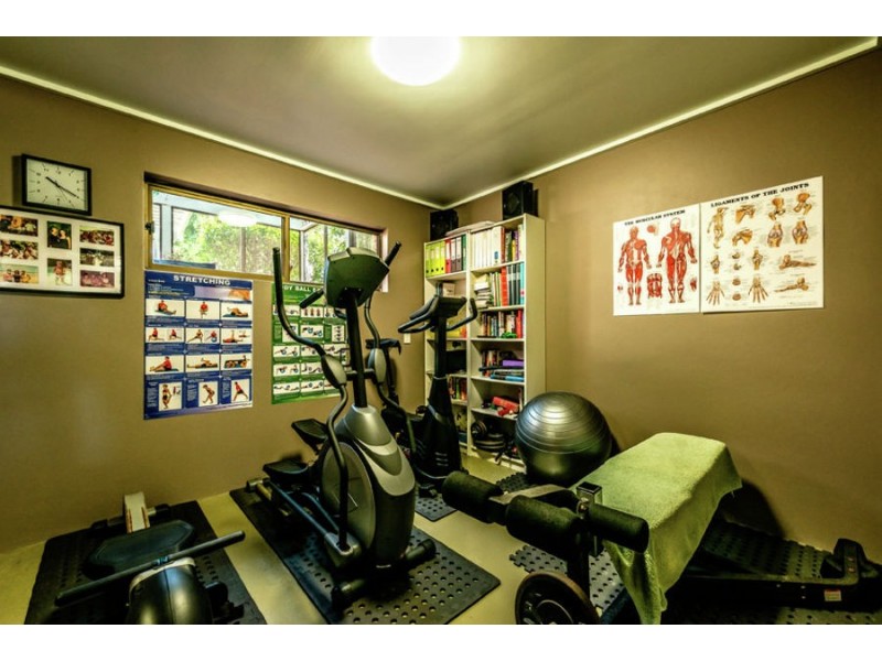 10 Ocean View Crescent, Emerald Beach NSW 2456