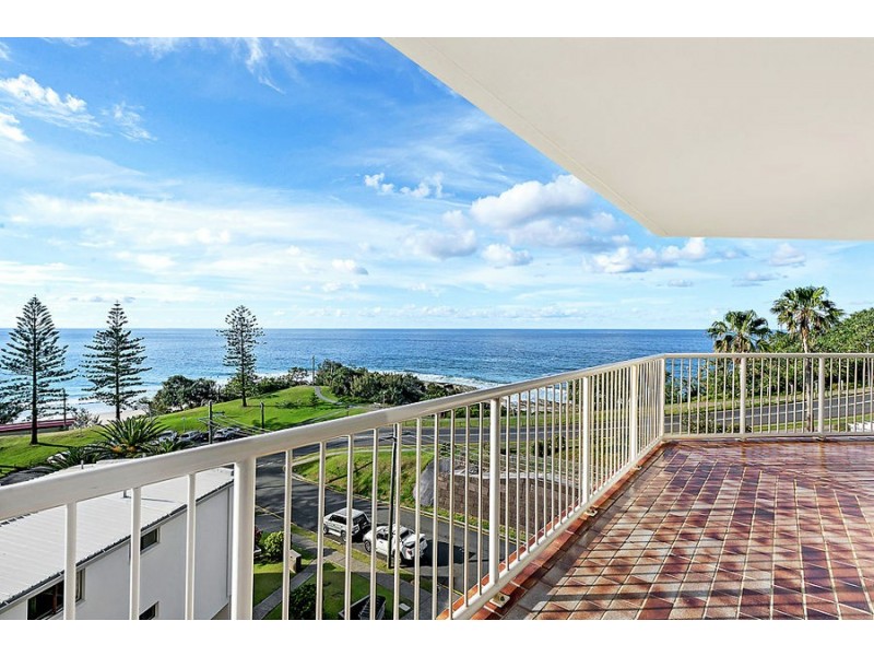 16/3 Eden Av, Rainbow Bay QLD 4225